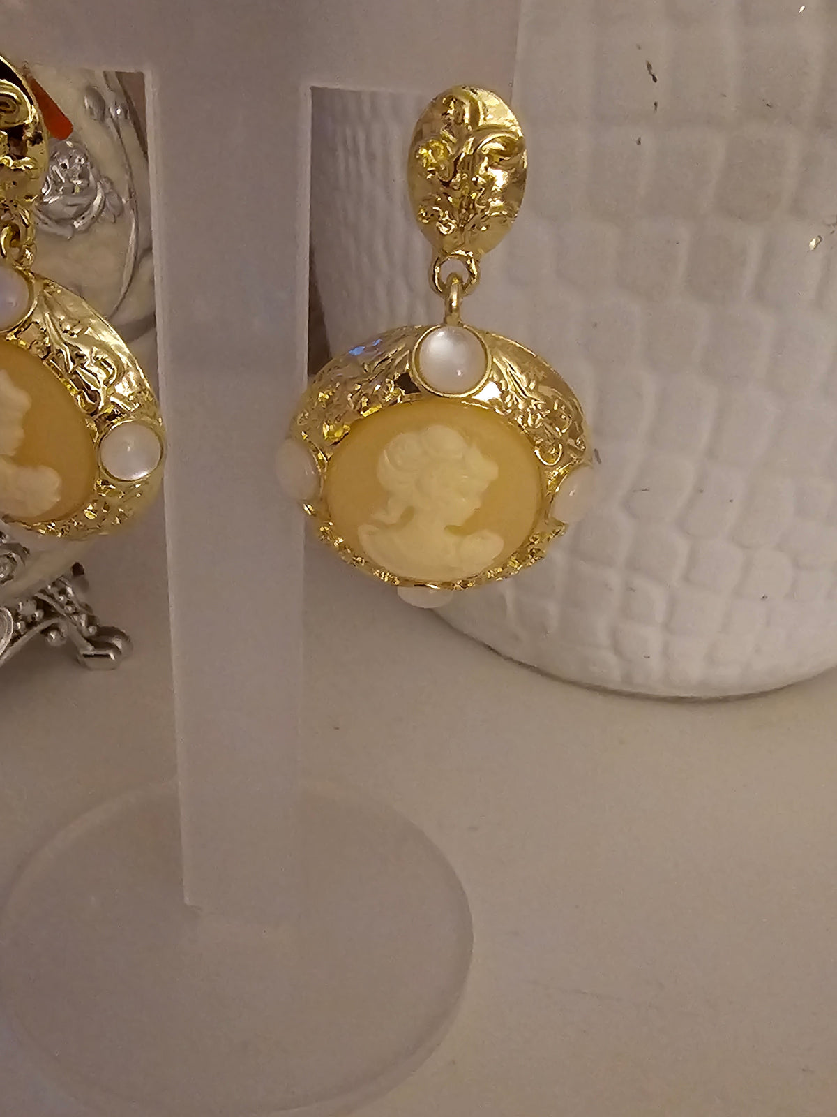 Ladies Gold with Cream Large Cameo Head drop Pendant Earrings