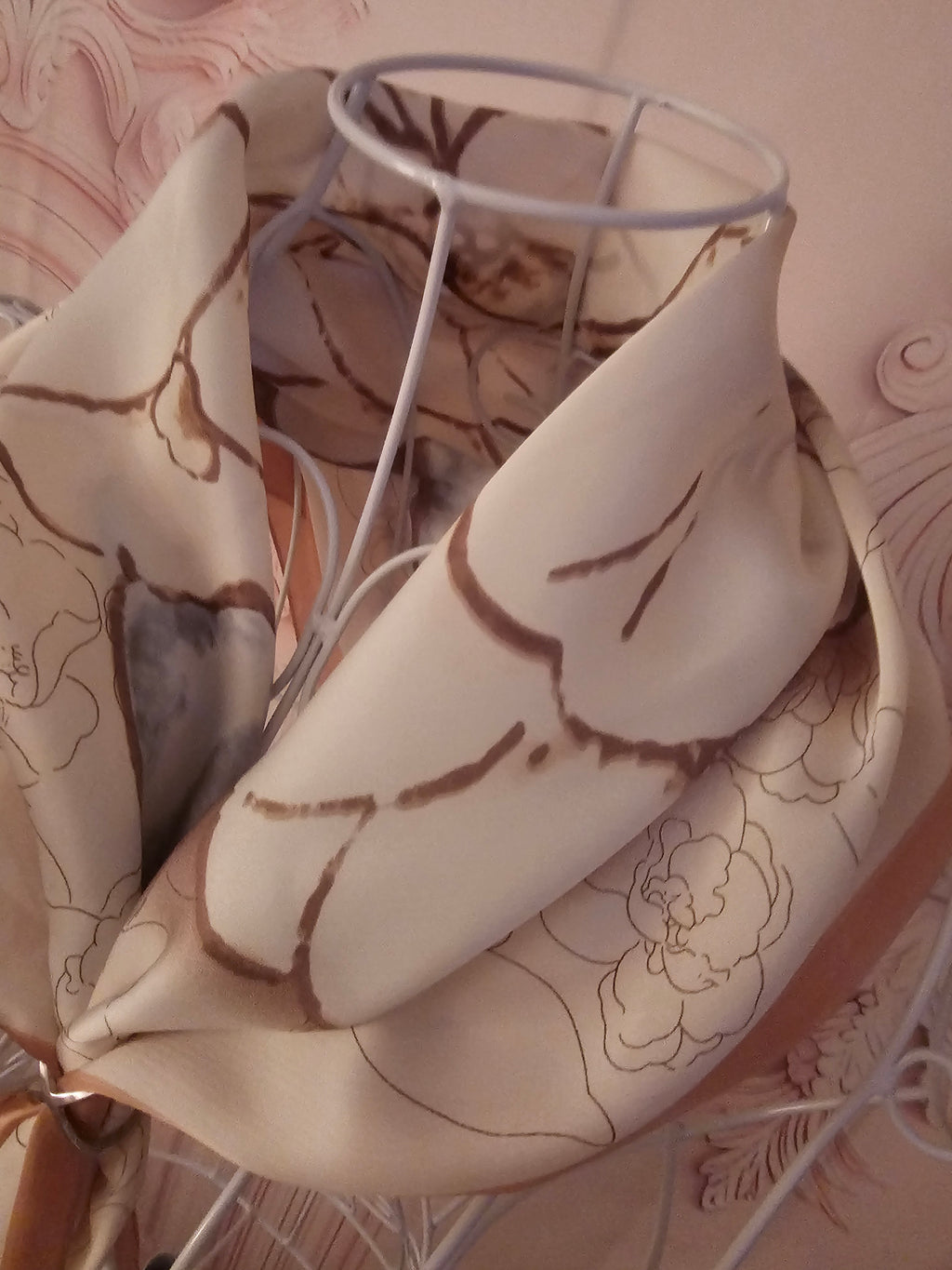Ladies dusty pink & White with floral pattern Silk Blend Neck/Head Scarf