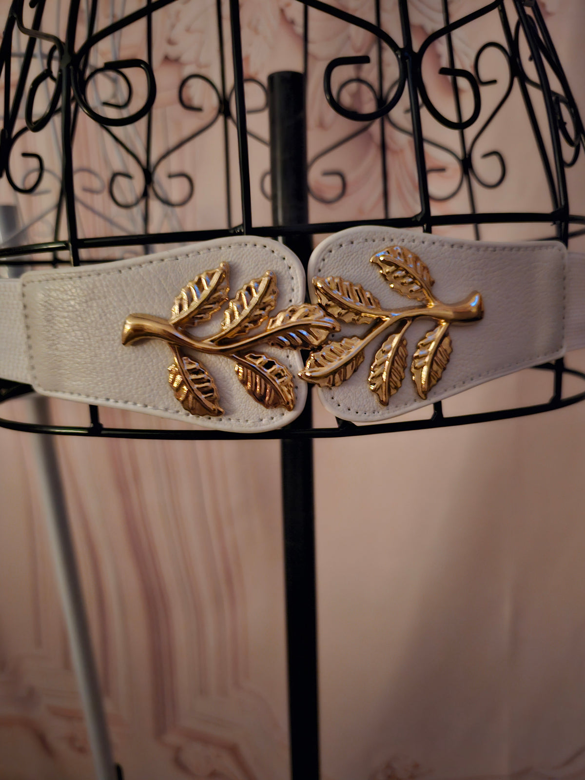 Ladies 2 x Classy Elastic Band Belts with detailed Front Clips 1 x White 1 x Black