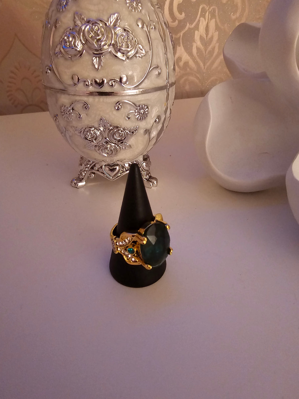 Ladies Yellow Gold Dress ring with Emerald Green Stone setting