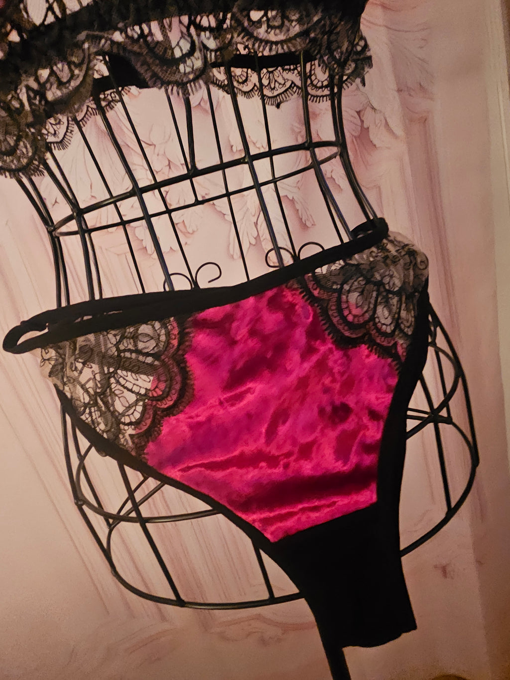 Ladies black & dark pink velvet matching underwear set