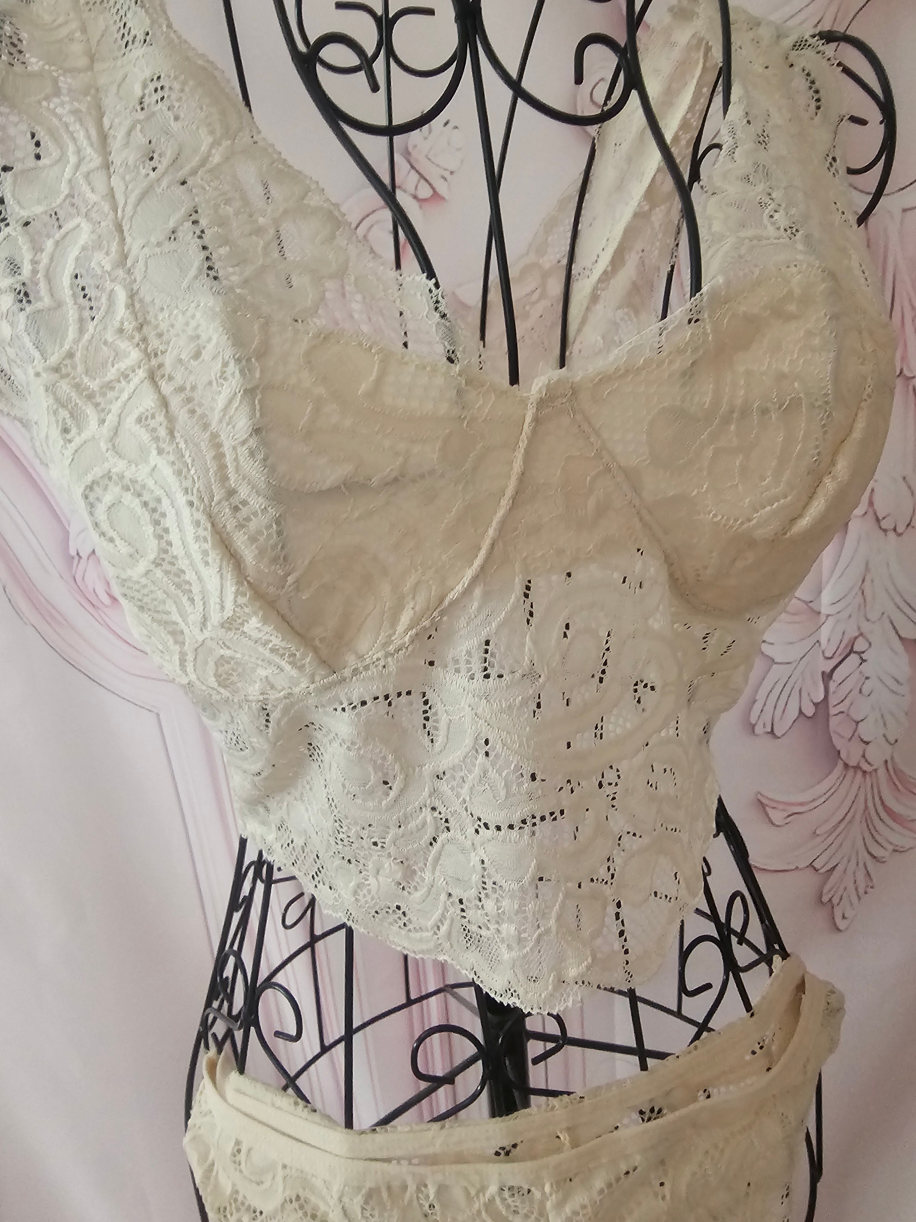 Ladies Ivory Lacy Underwear Set