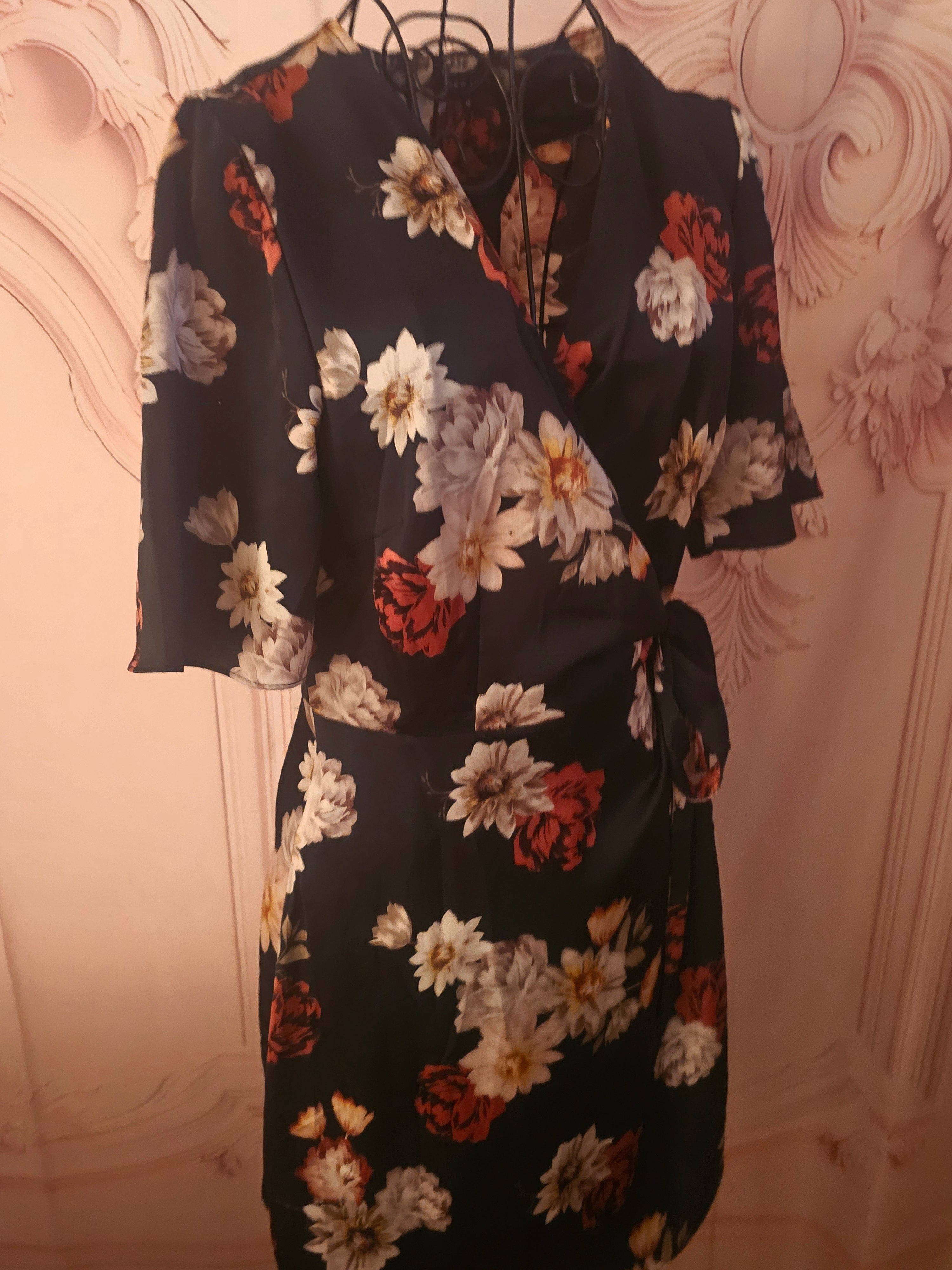Ladies New Look satin cross over floral dress