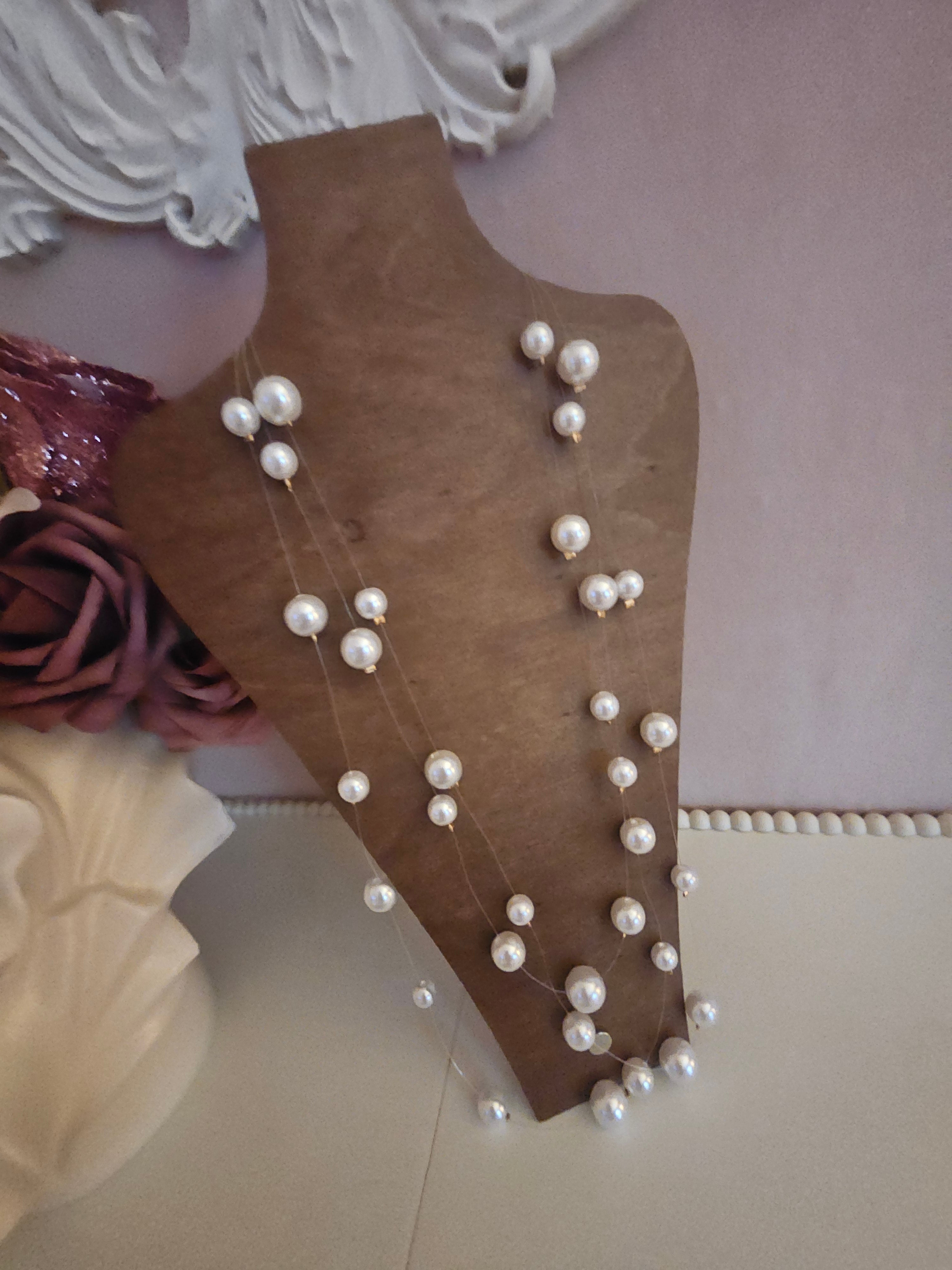 Ladies 3 string of pearls necklace