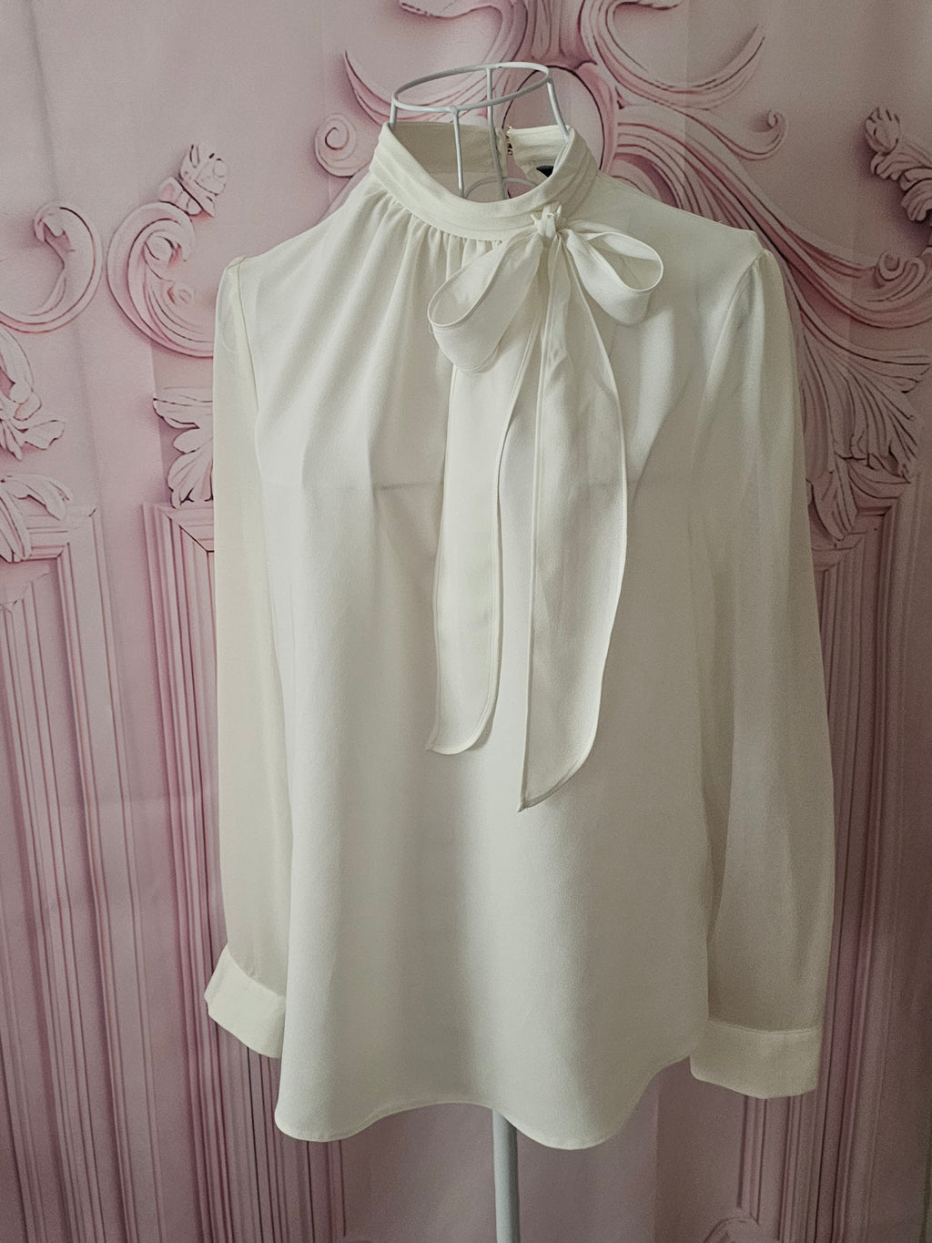 Ladies Dorothy Perkins White Tie Bow Neck Design