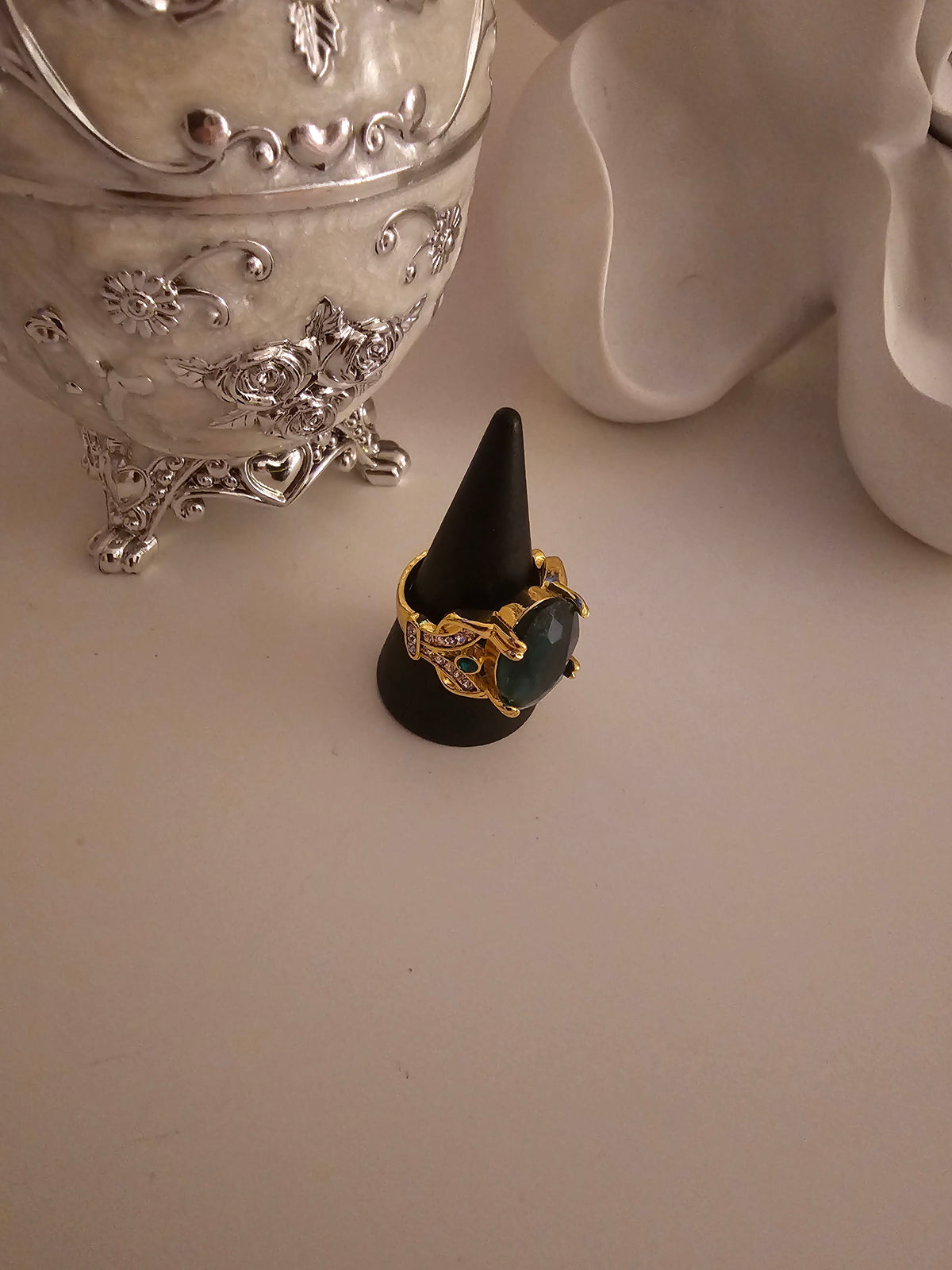 Ladies Yellow Gold Dress ring with Emerald Green Stone setting