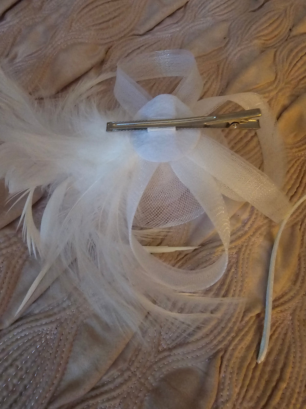 Ladies White Feathered Fascinator