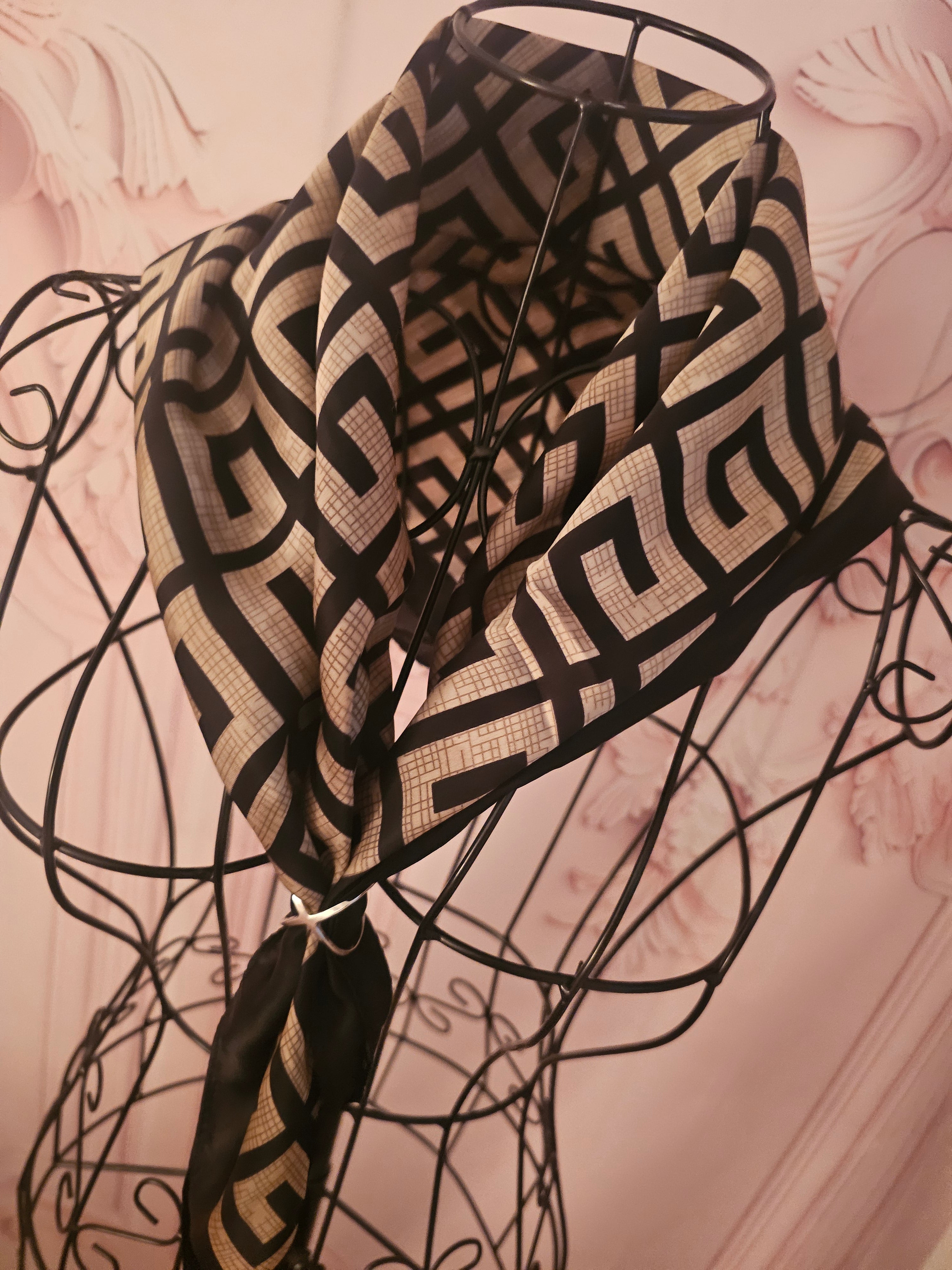 Ladies Black & Grey Gucci Design Silk Blend Neck Scarf