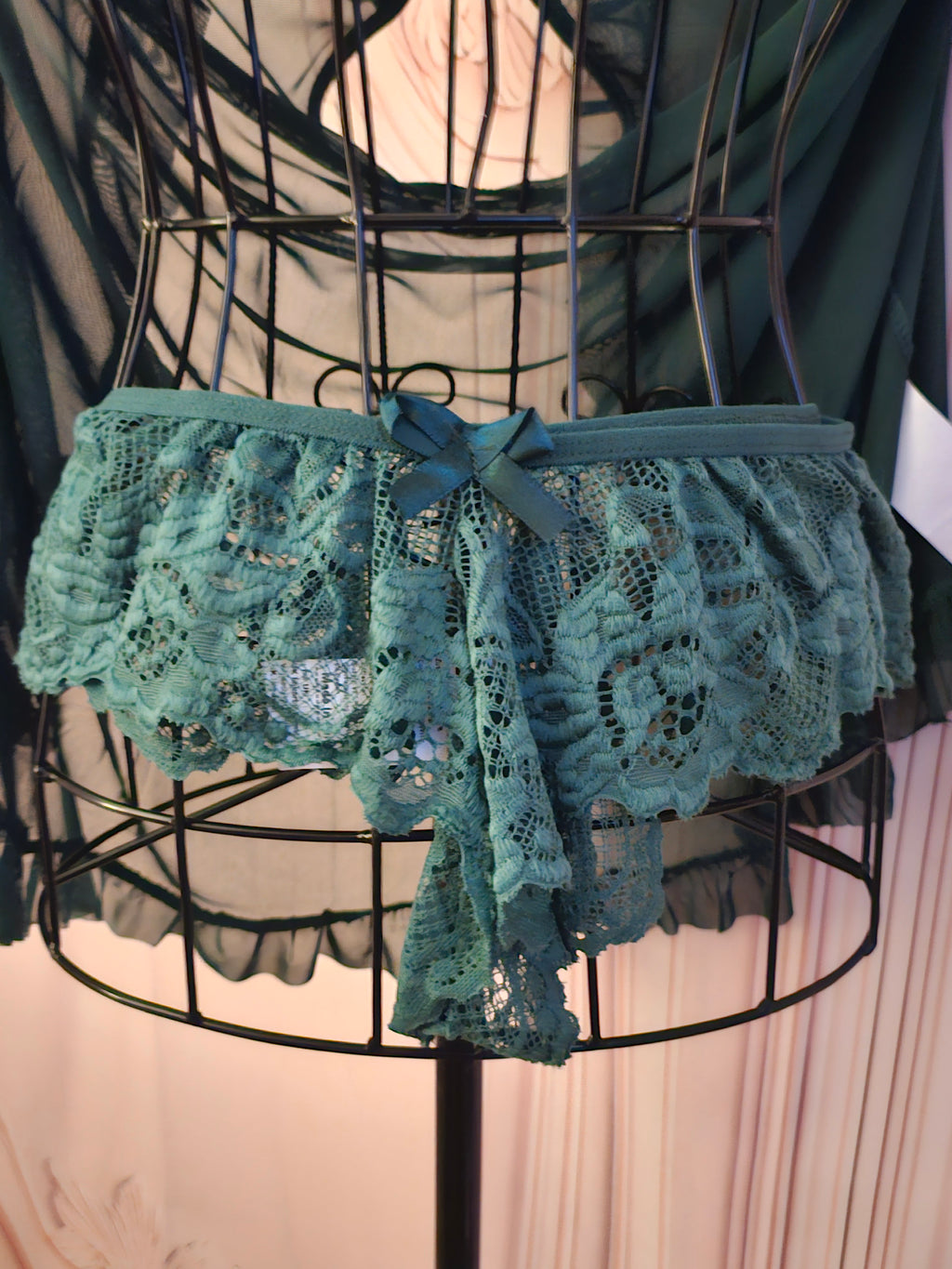 Ladies x 2 Negligee Sets 1 x pink 1 x green