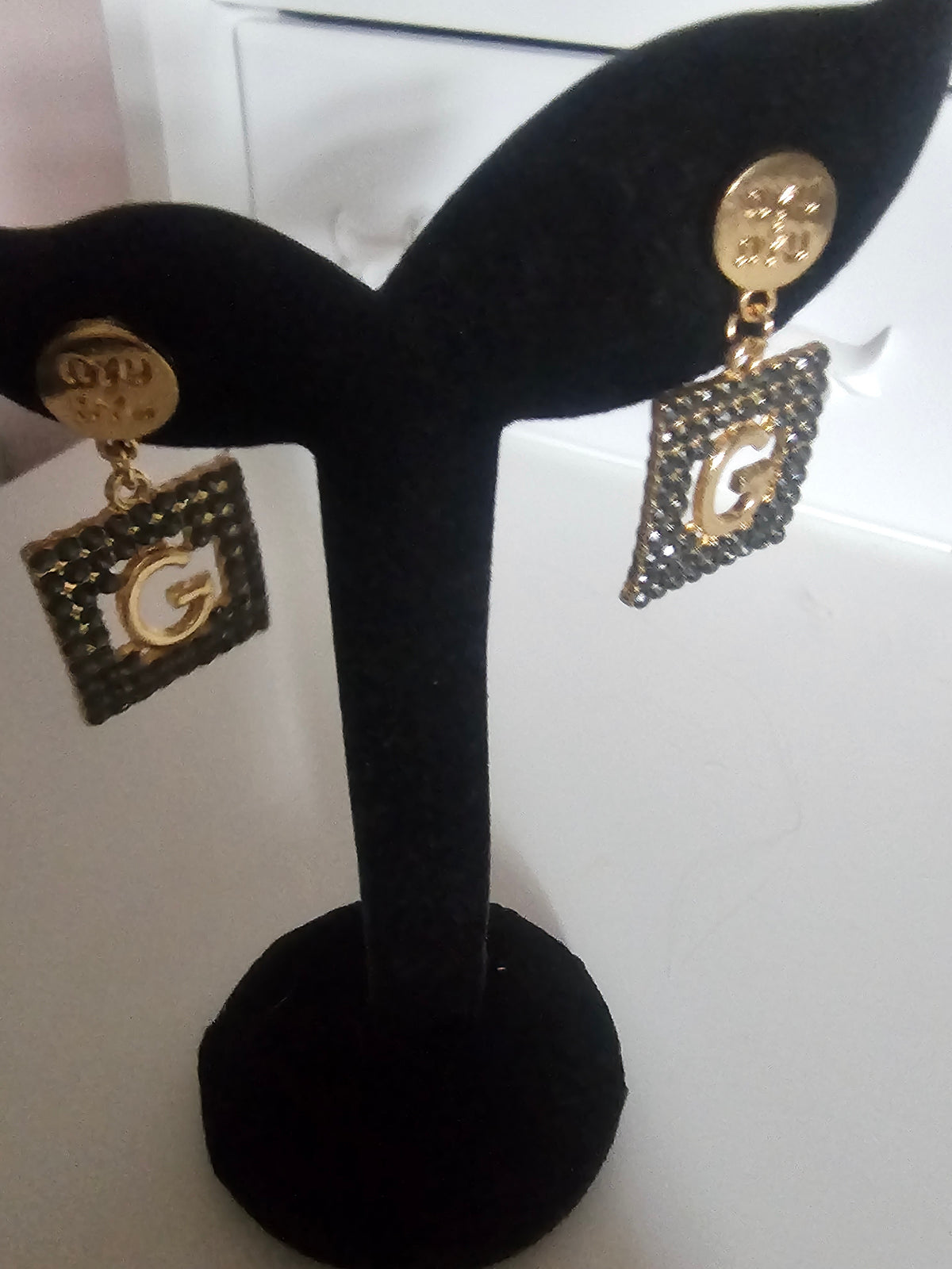 Ladies Gucci design earrings
