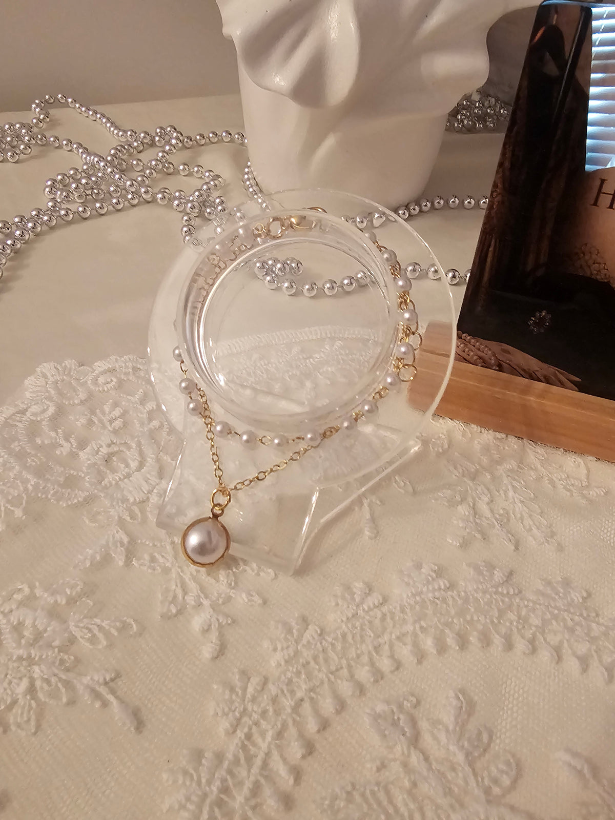 Ladies Gold and Pearl Chain Bracelet