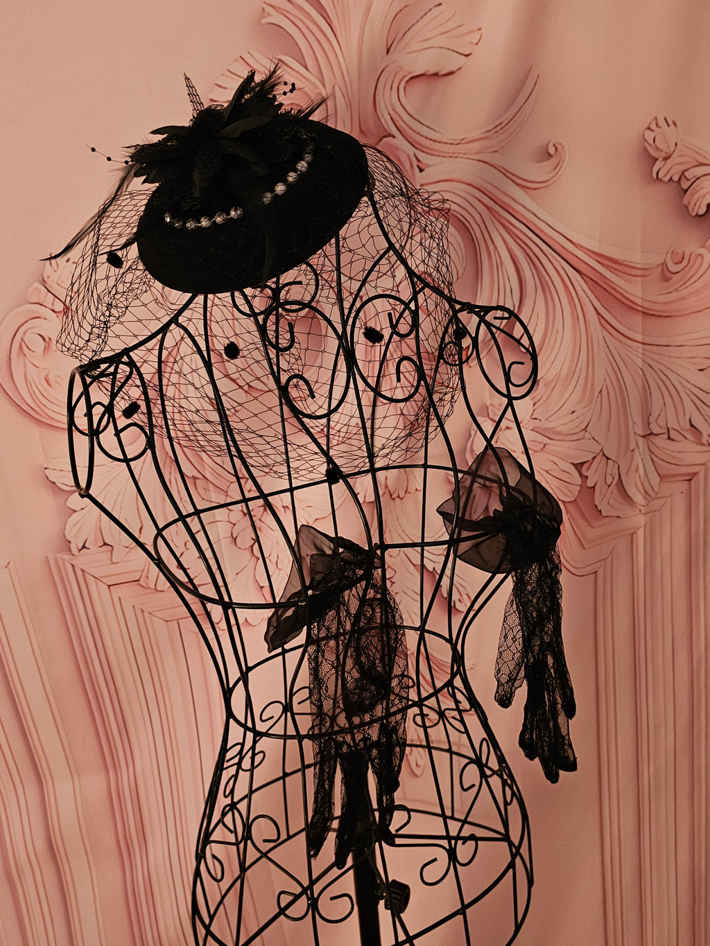 Black Netted Feather & Pearl Clip on Fascinator with matching Lacy Gloves