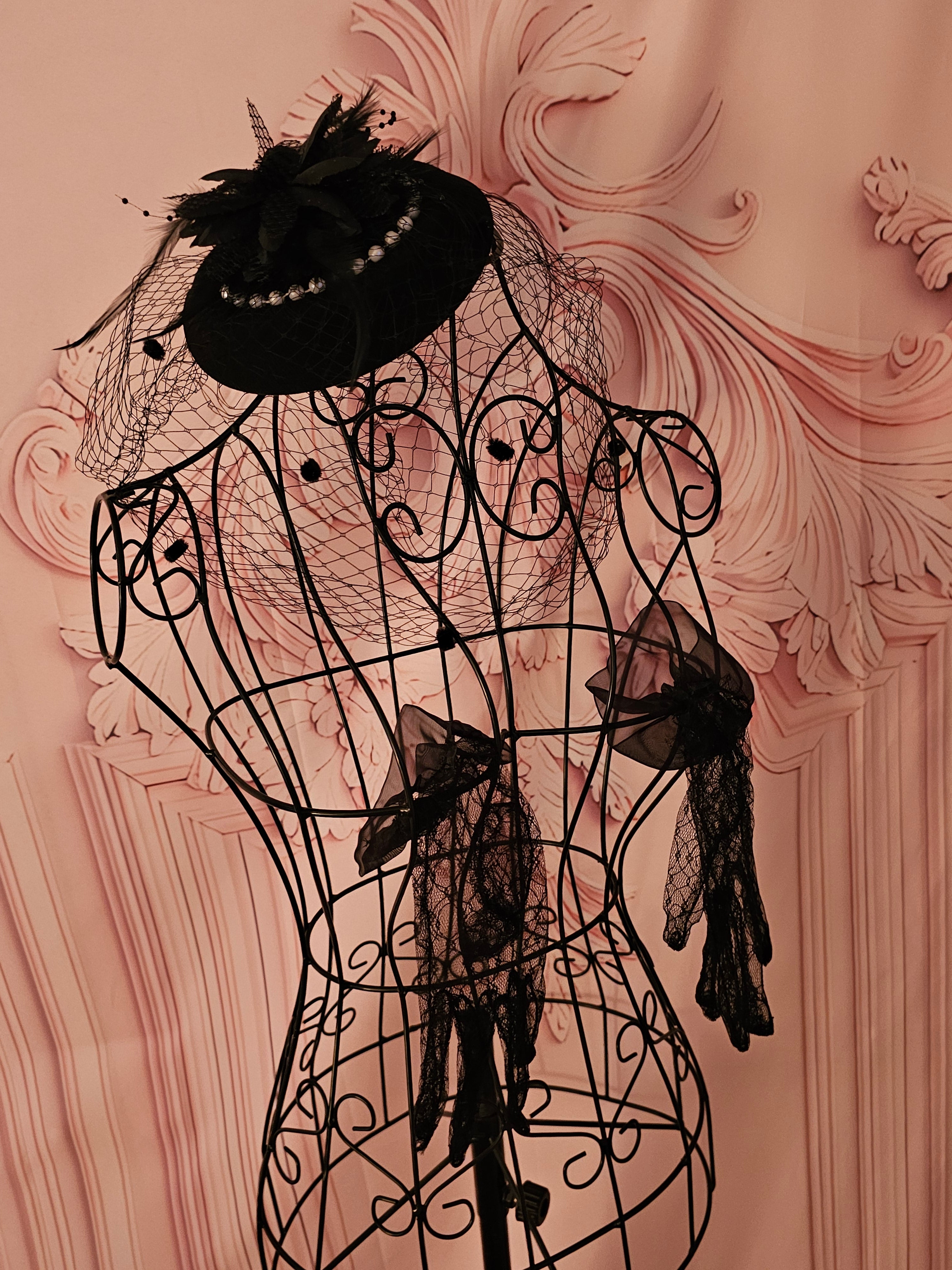 Black Netted Feather & Pearl Clip on Fascinator with matching Lacy Gloves