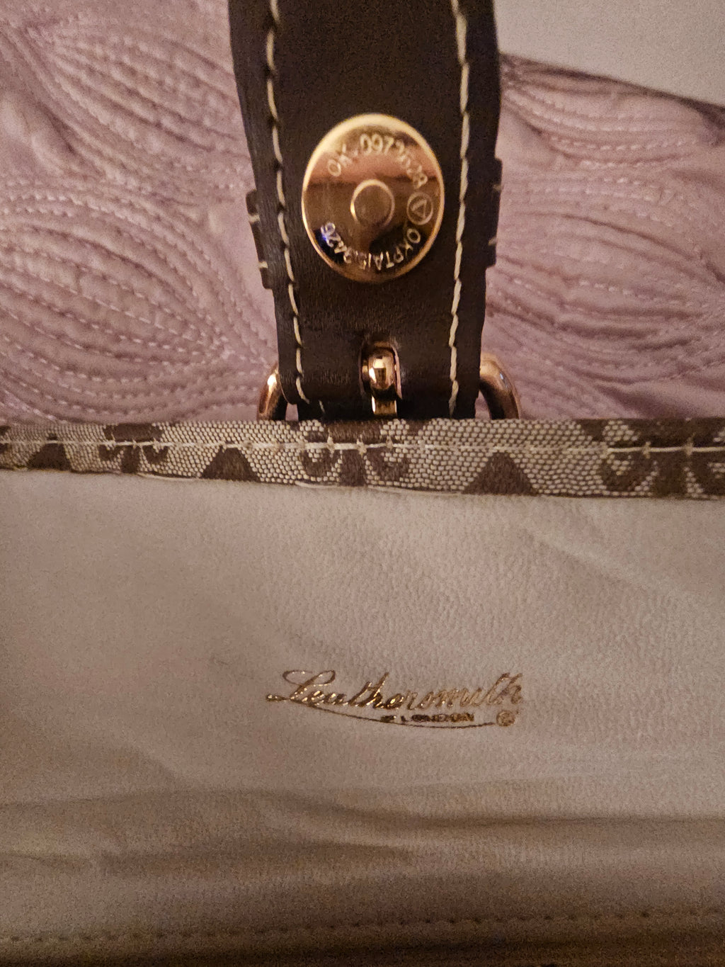 Ladies Leathersmith of London Jewellery Roll Holder