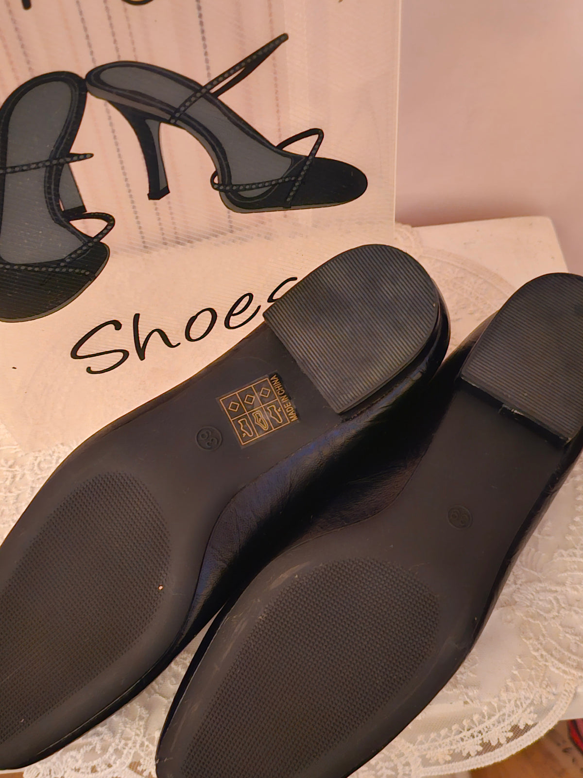 Ladies Black Leather Square Toed Cube heeled Court Shoes