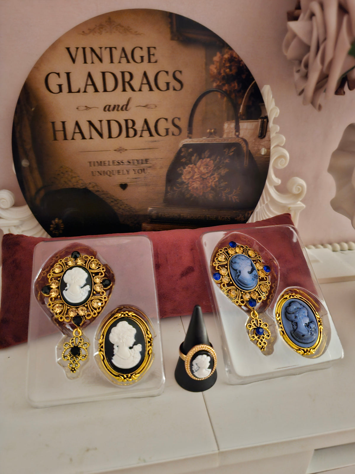 Ladies 3 x sets of Cameo Head Classy Vintage Brooches