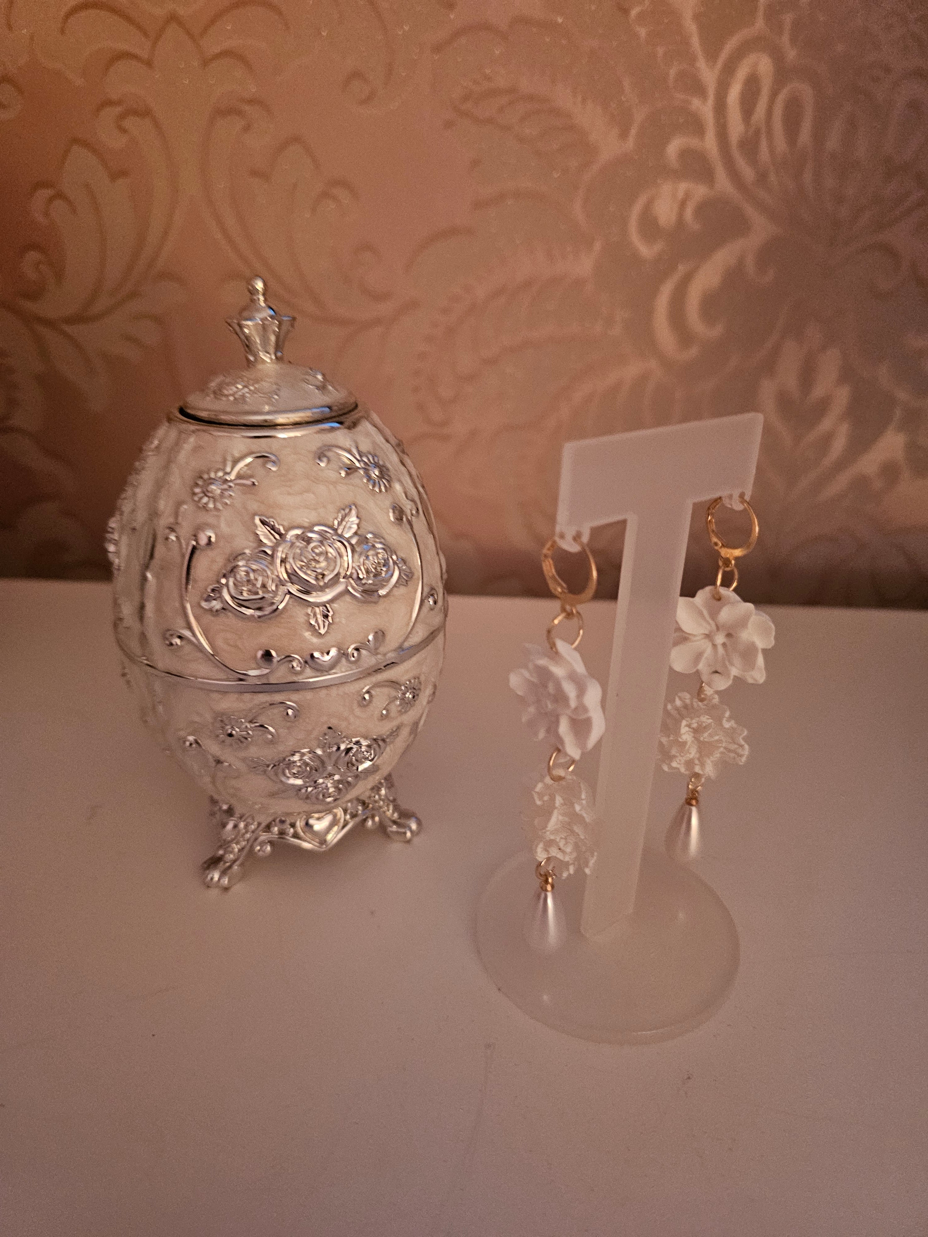 Ladies White Flower Pendant Earrings