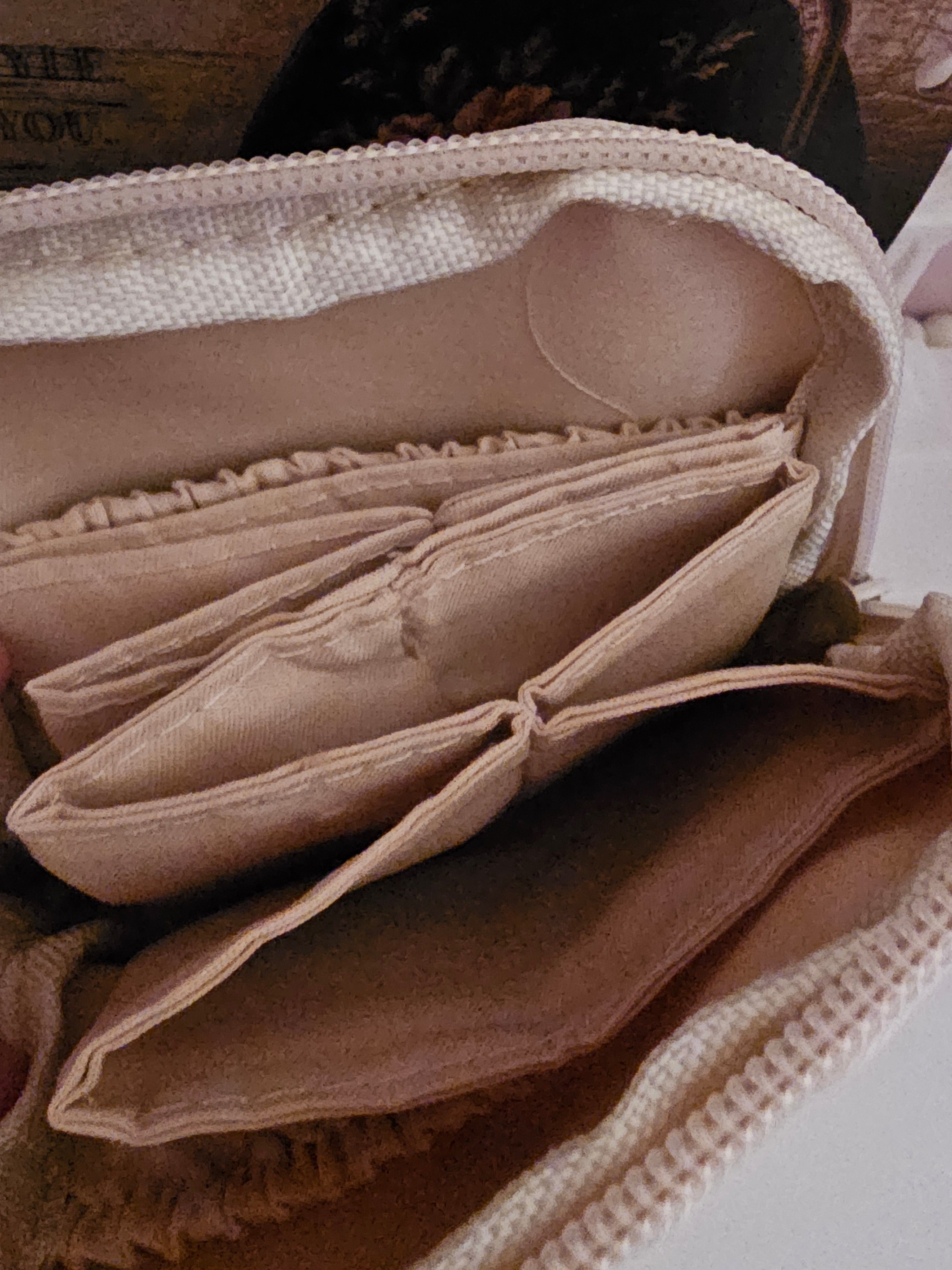 Ladies White Jewellery Holder Purse