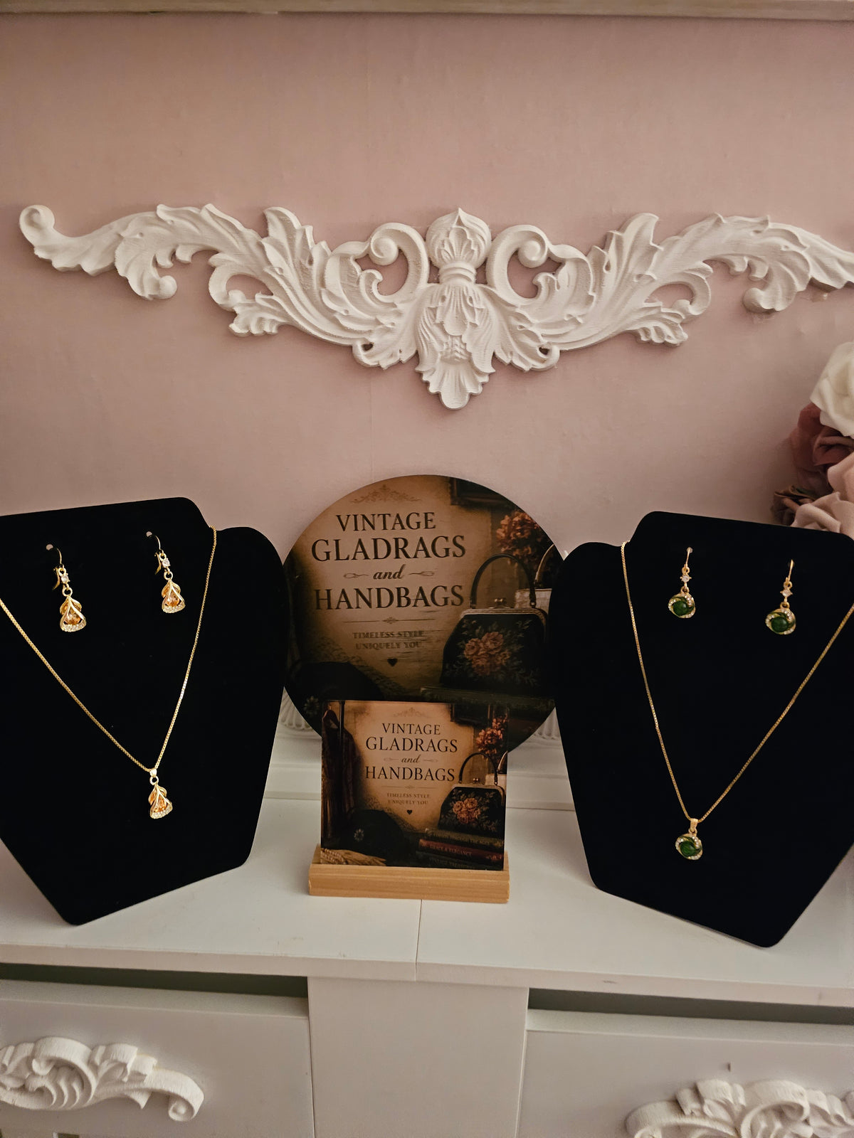 Ladies 2 x jewelery sets necklaces with matching earrings