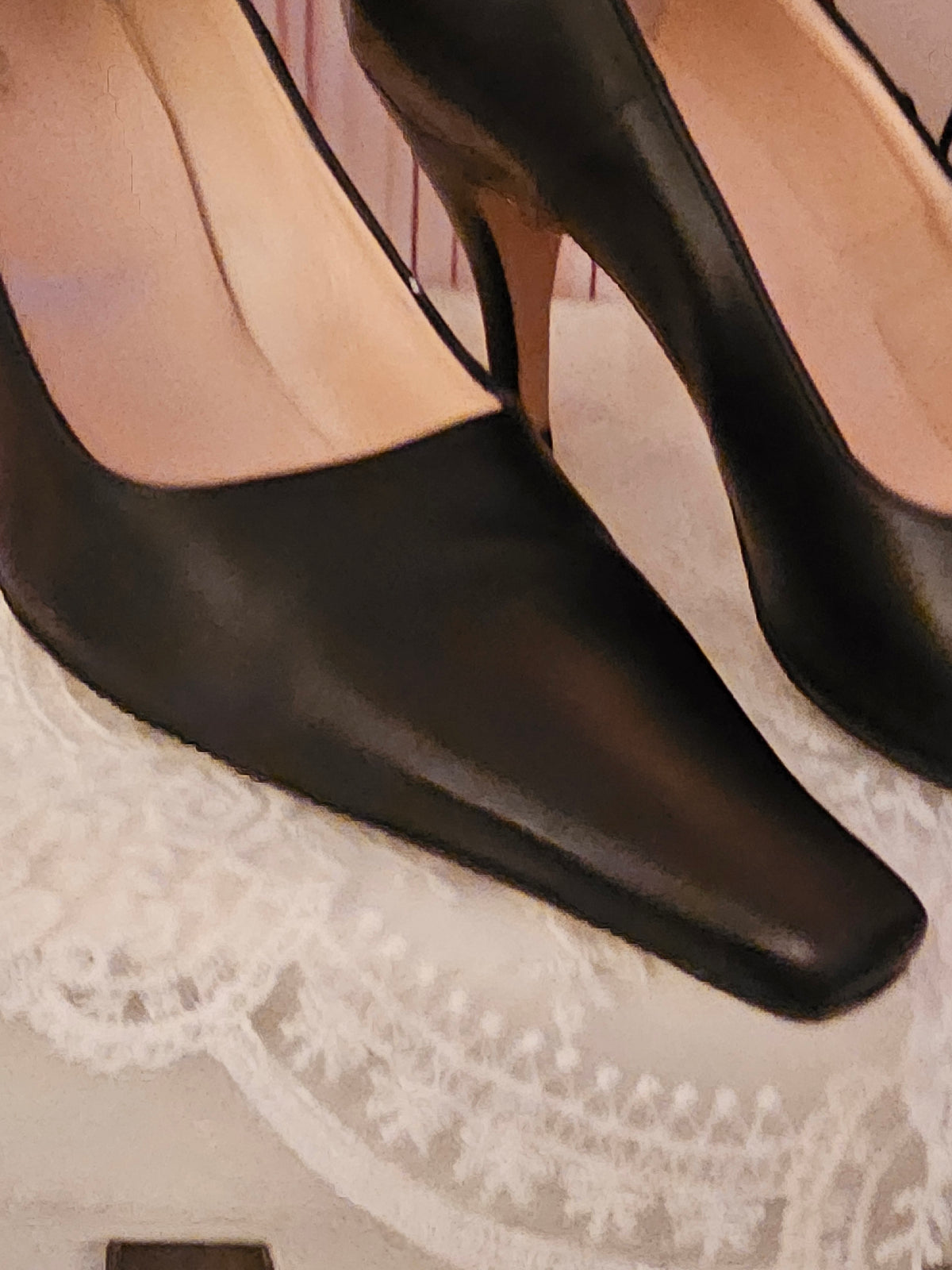Ladies black leather hobbs pointed toes heels