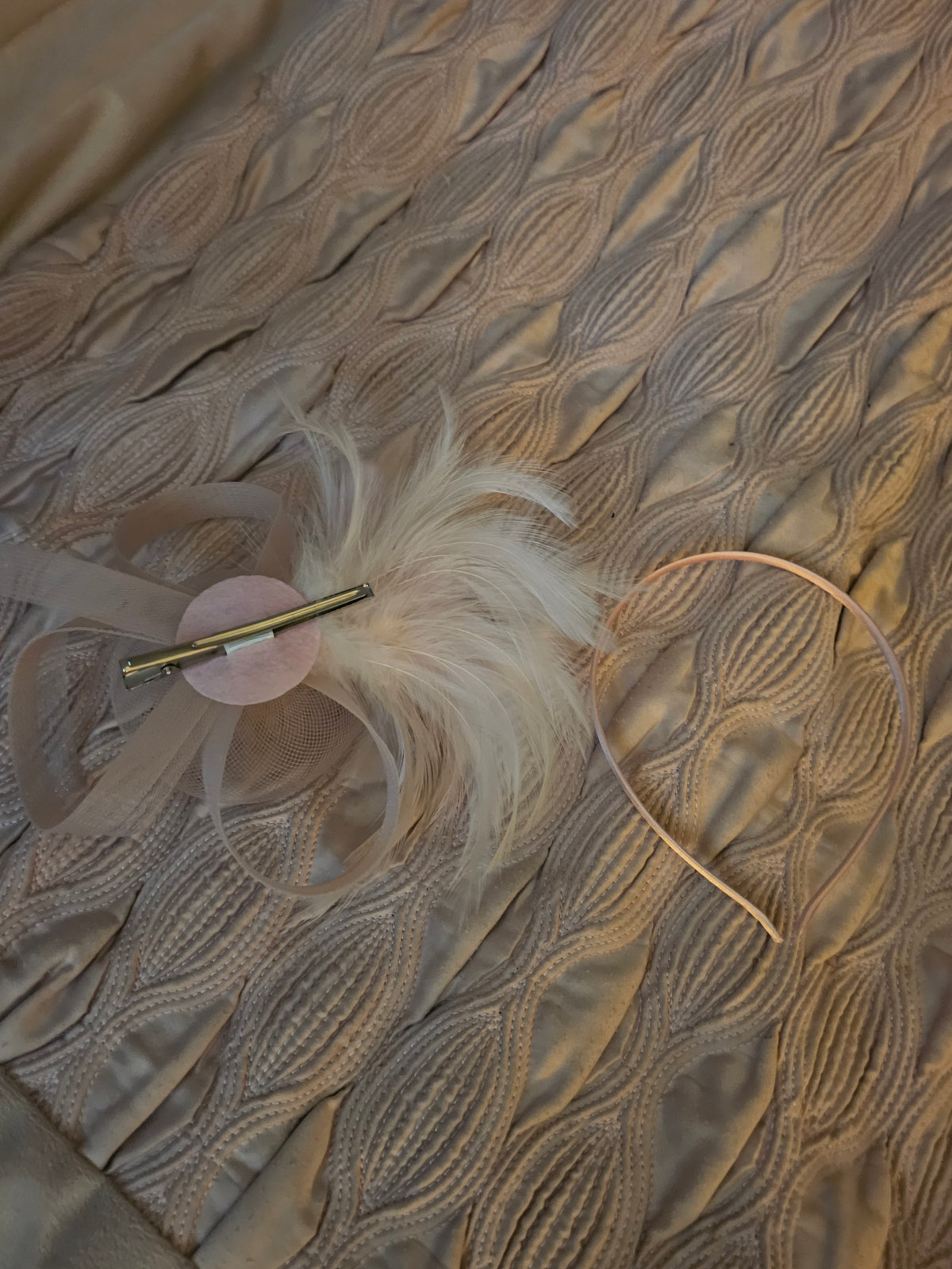 Ladies Pale Pink Classy Fascinator