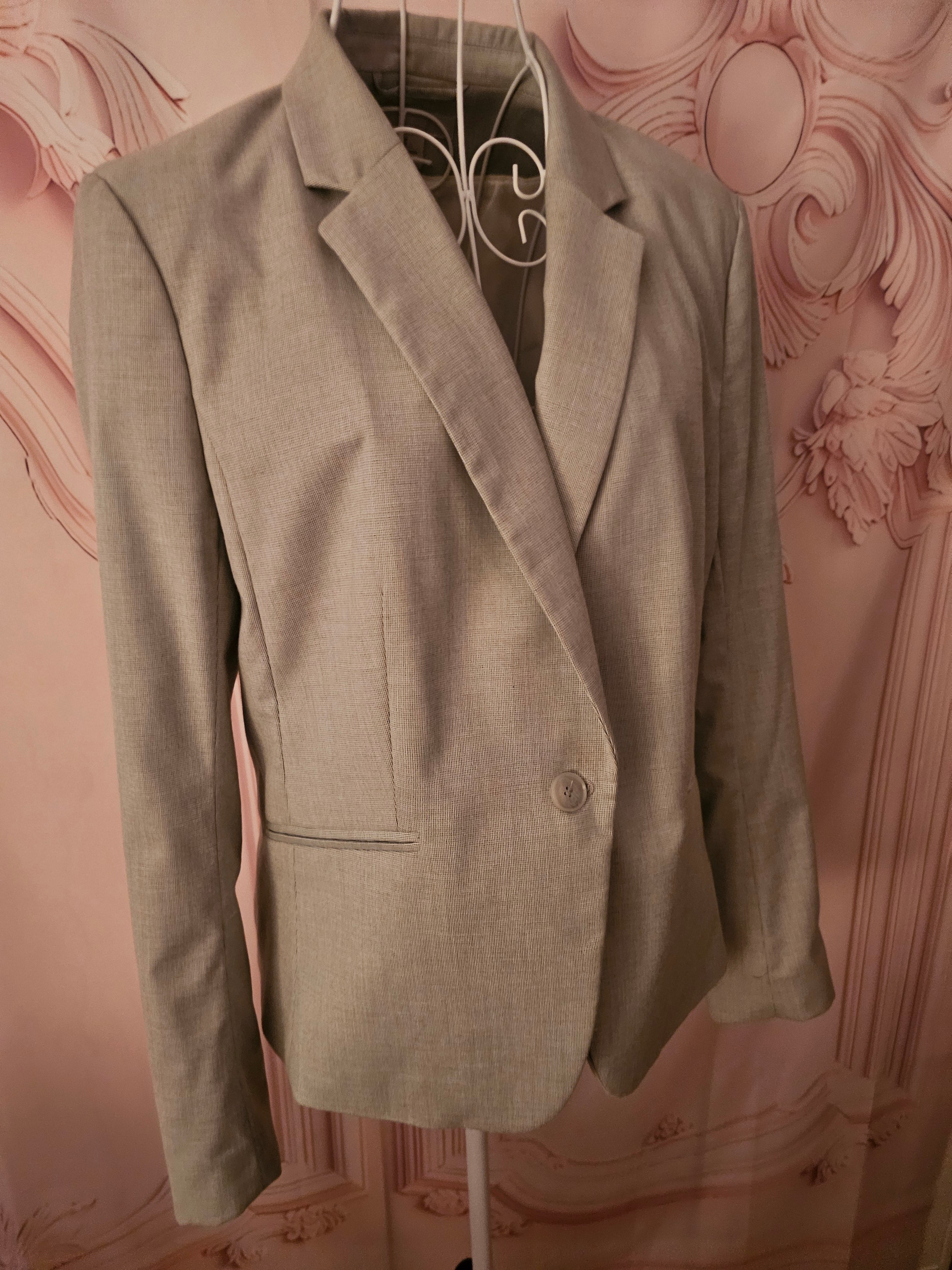 Ladies Grey Checkered H & M Blazer