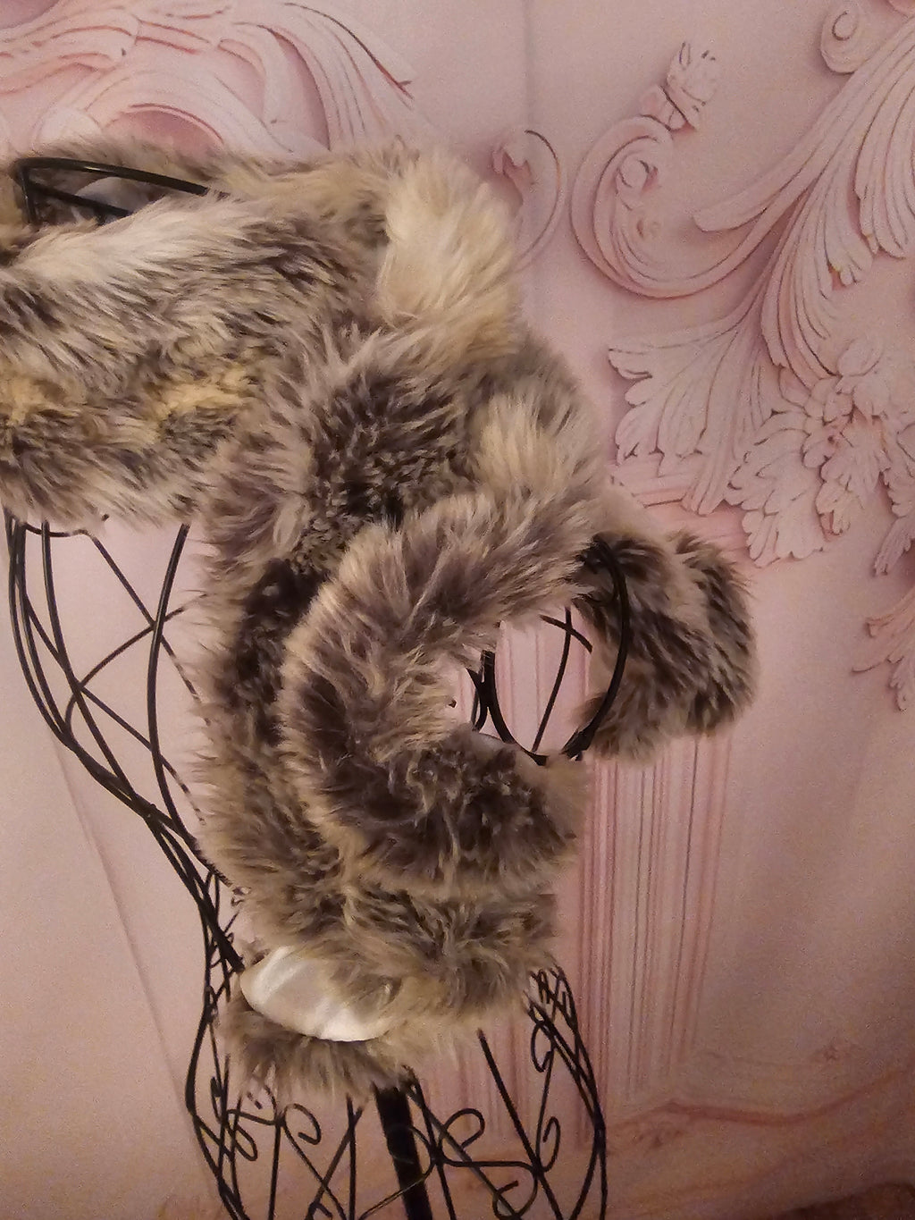 Ladies Mink Wrap around Fur Neck Scarf with Cream Silk Lining