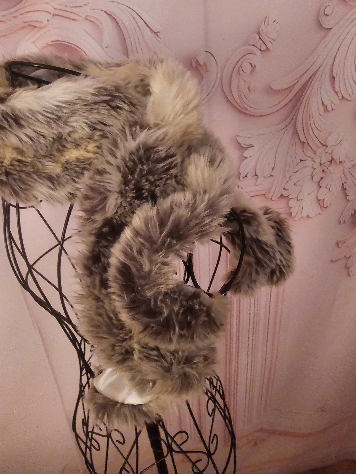 Ladies Mink Wrap around Fur Neck Scarf with Cream Silk Lining