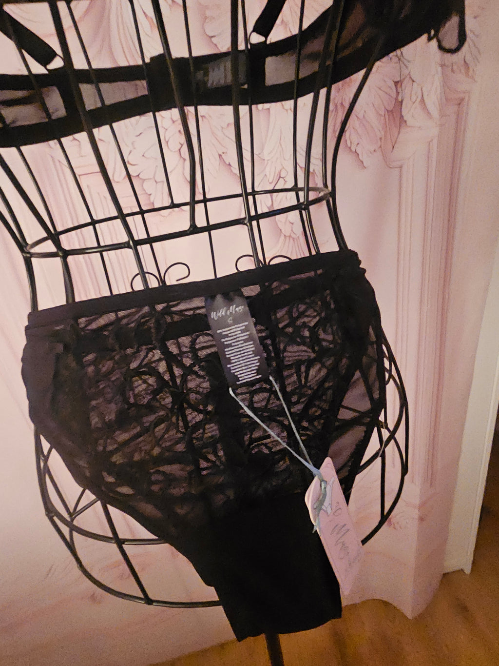Ladies Black Classy Lacy underwear set
