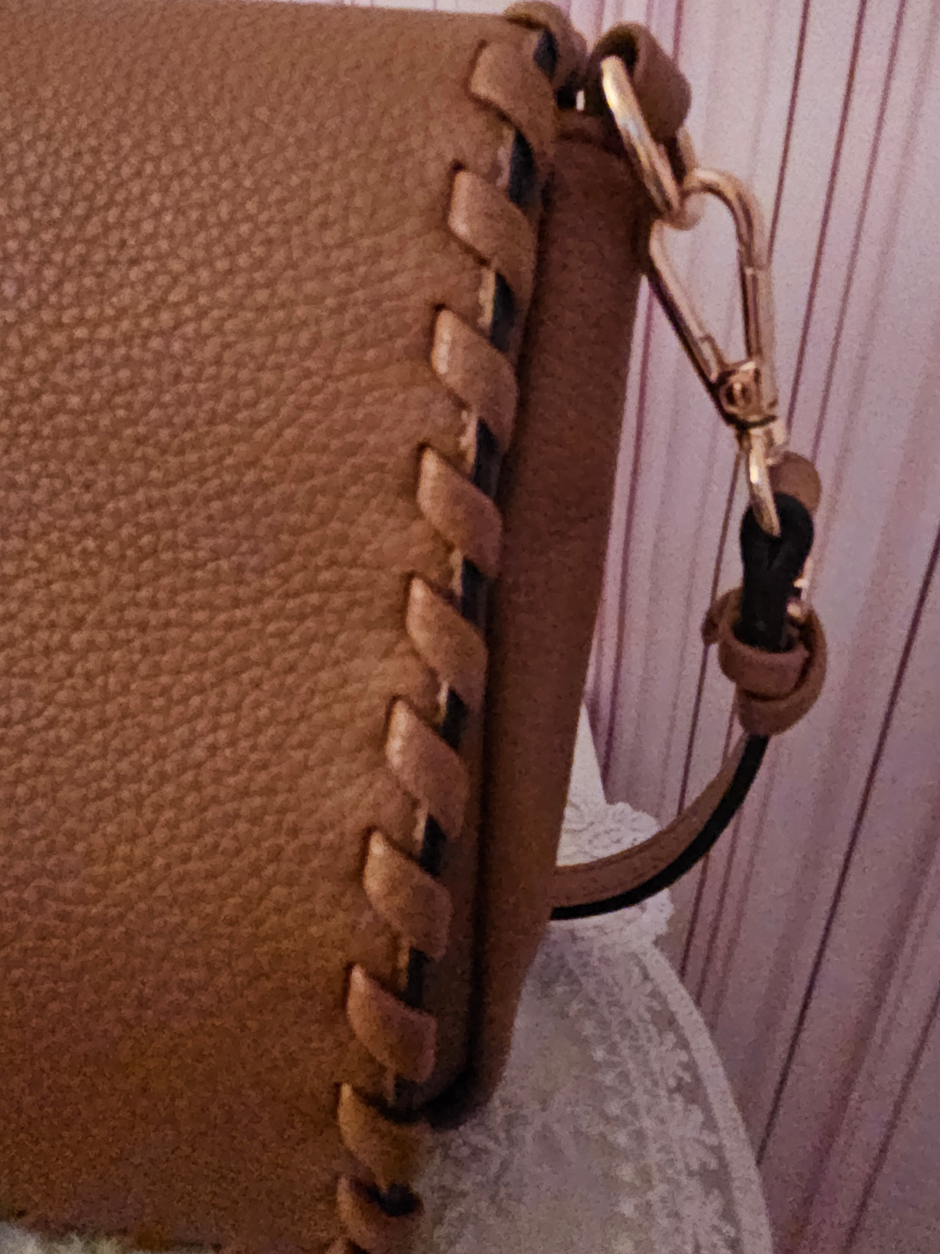 Ladies Tan Leather Accesorize Shoulder Bag