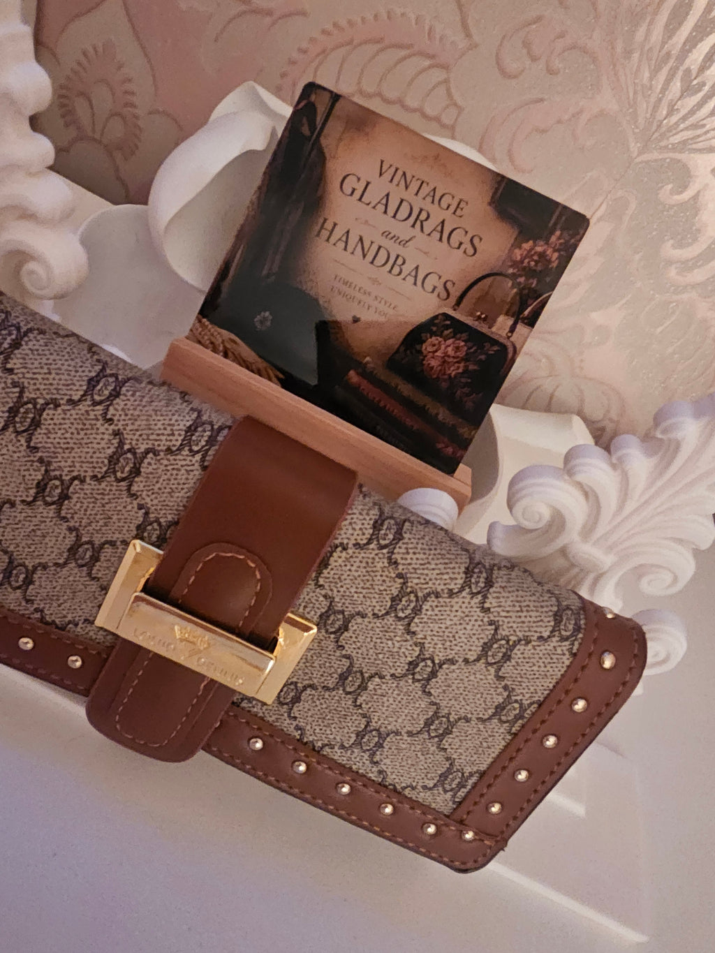 Ladies Louid Dennis Brown Purse with Buckle Fastening
