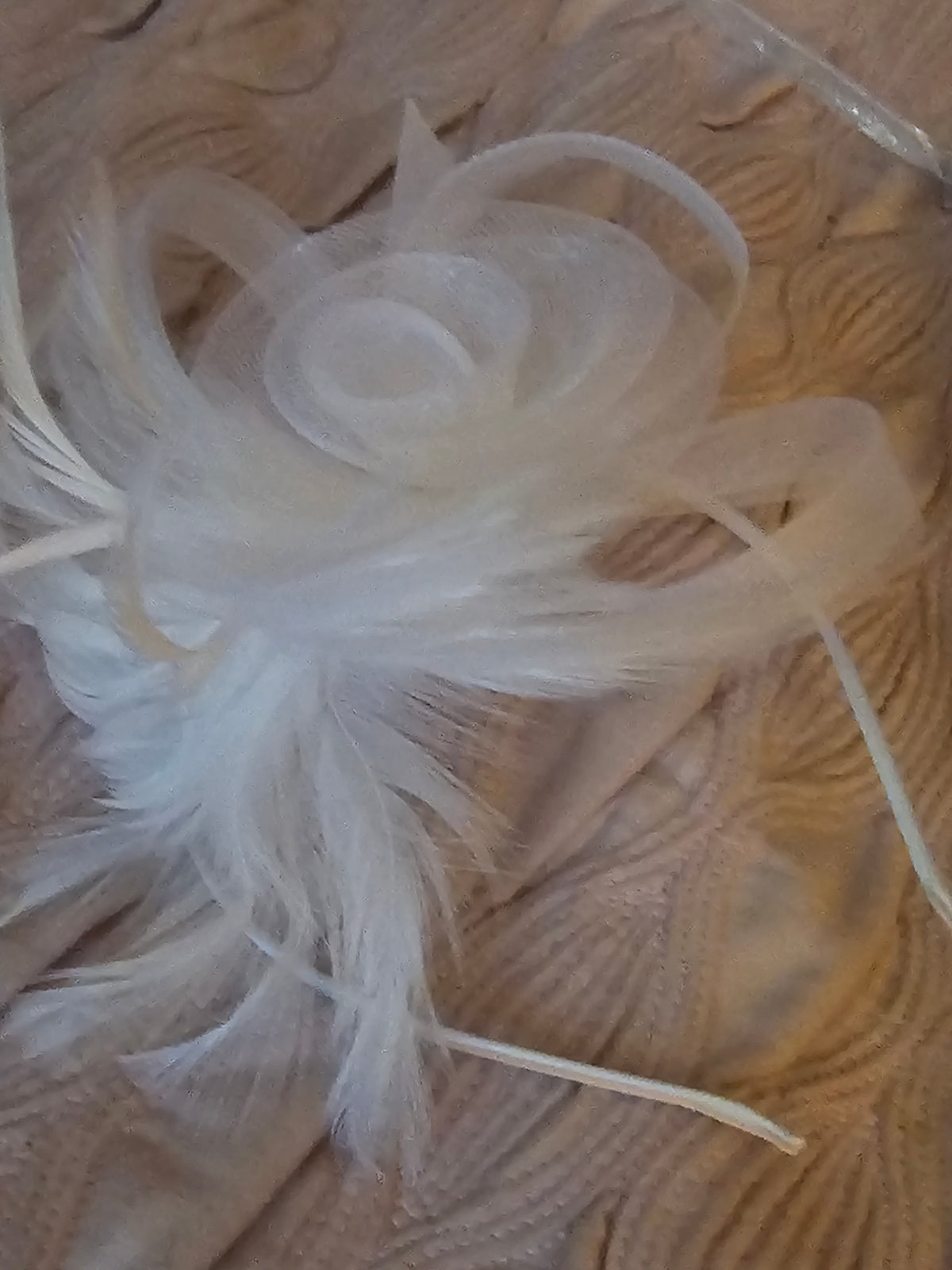 Ladies White Feathered Fascinator