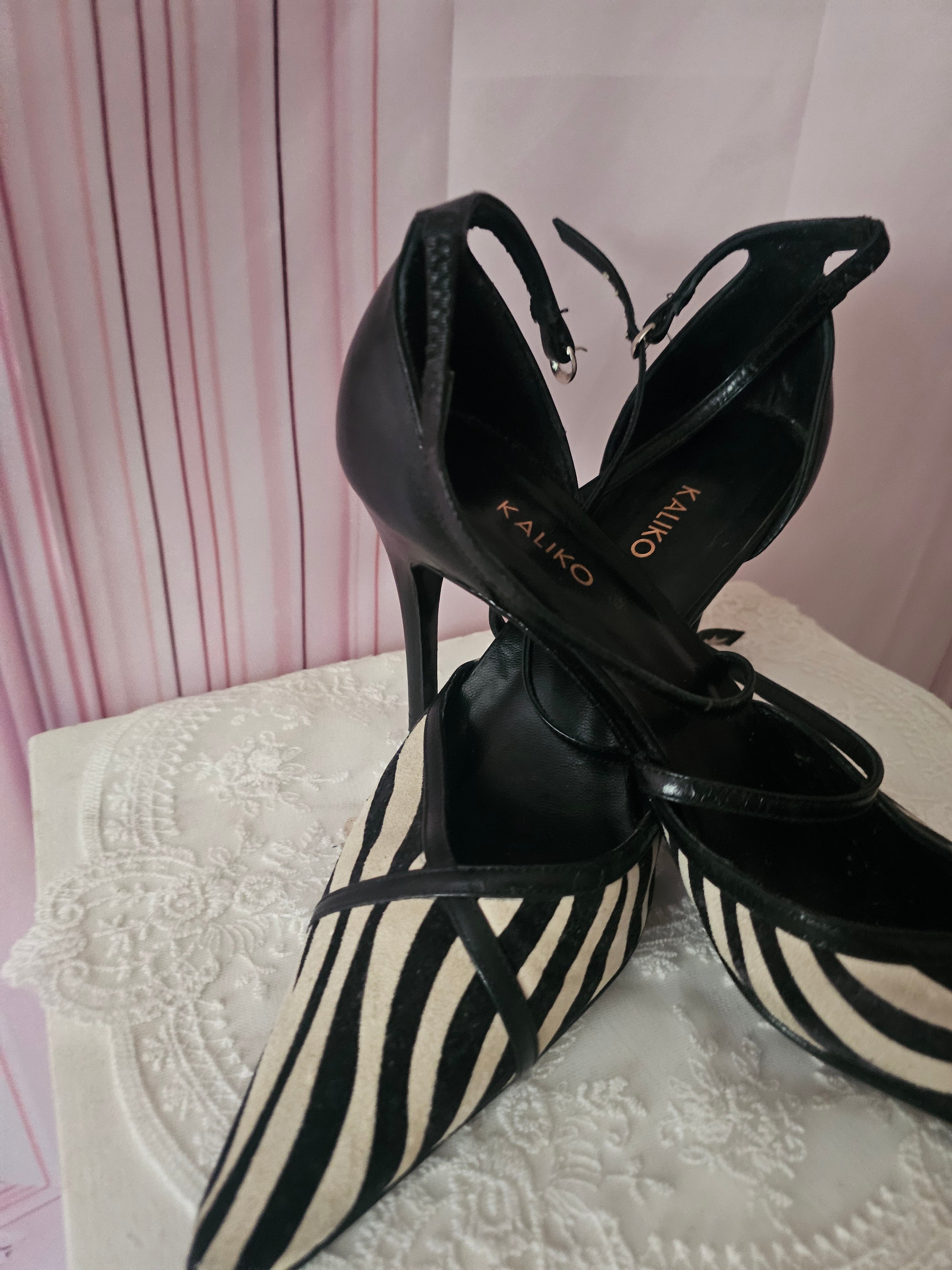 Ladies Zebra Stripped Kaliko Heels