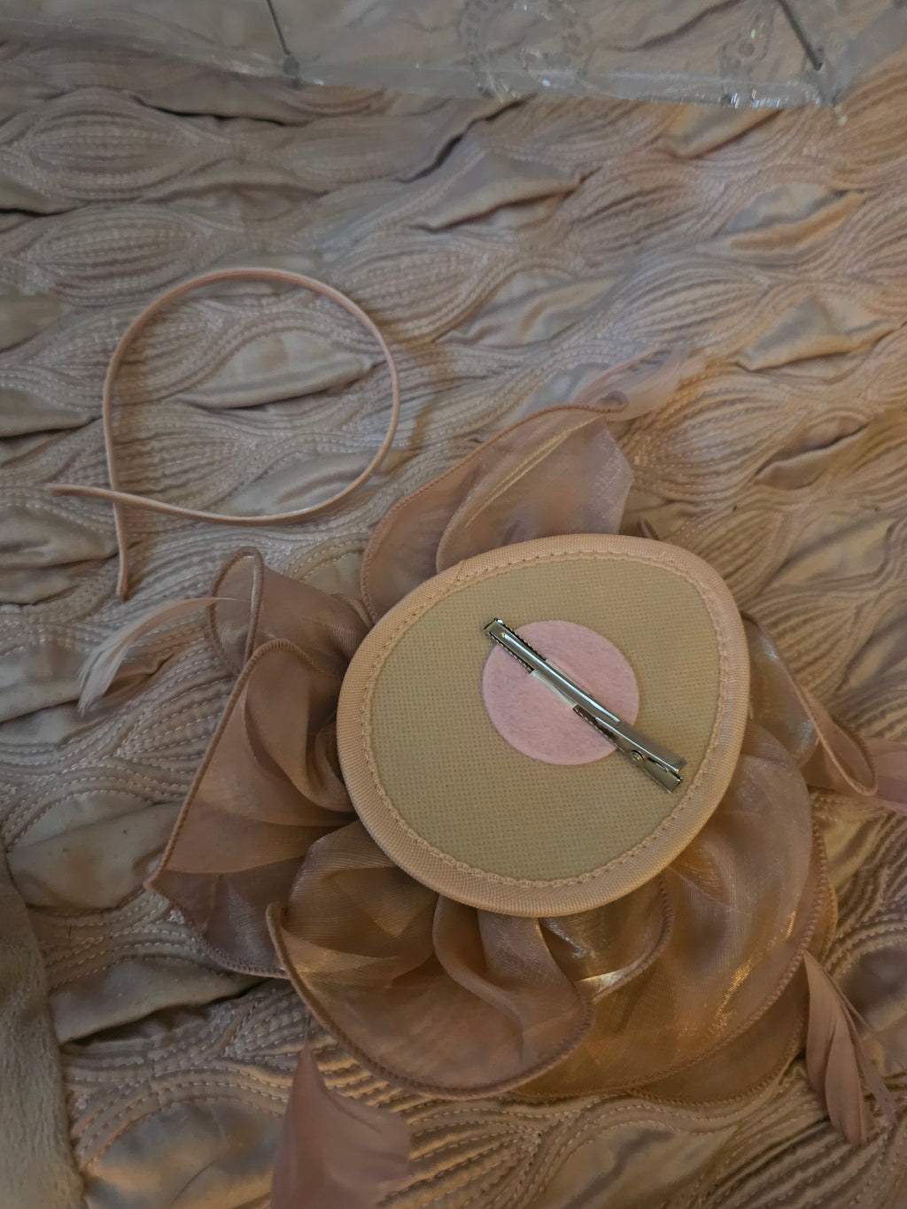 Ladies Dusky Pink fascinator