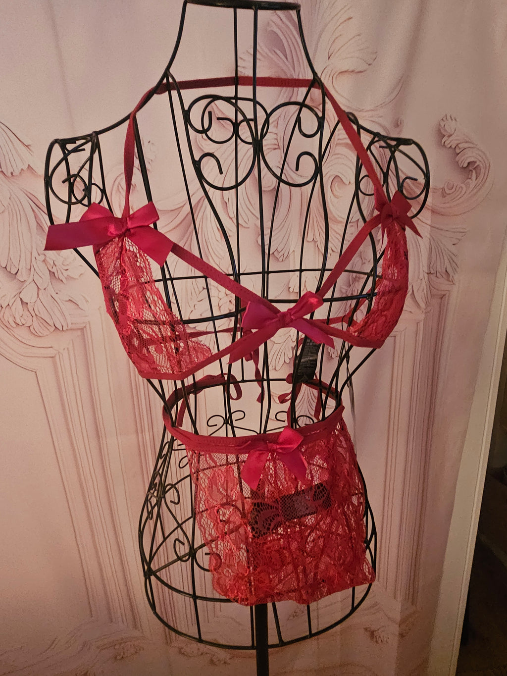 Ladies red lacy underwear set with red bows