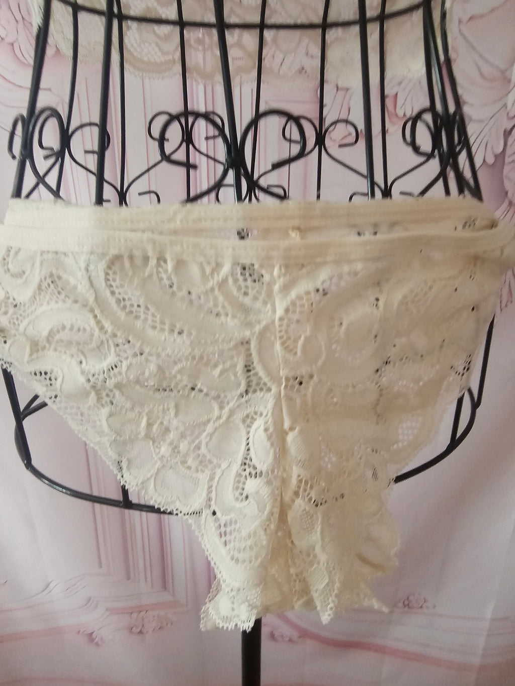 Ladies Ivory Lacy Underwear Set
