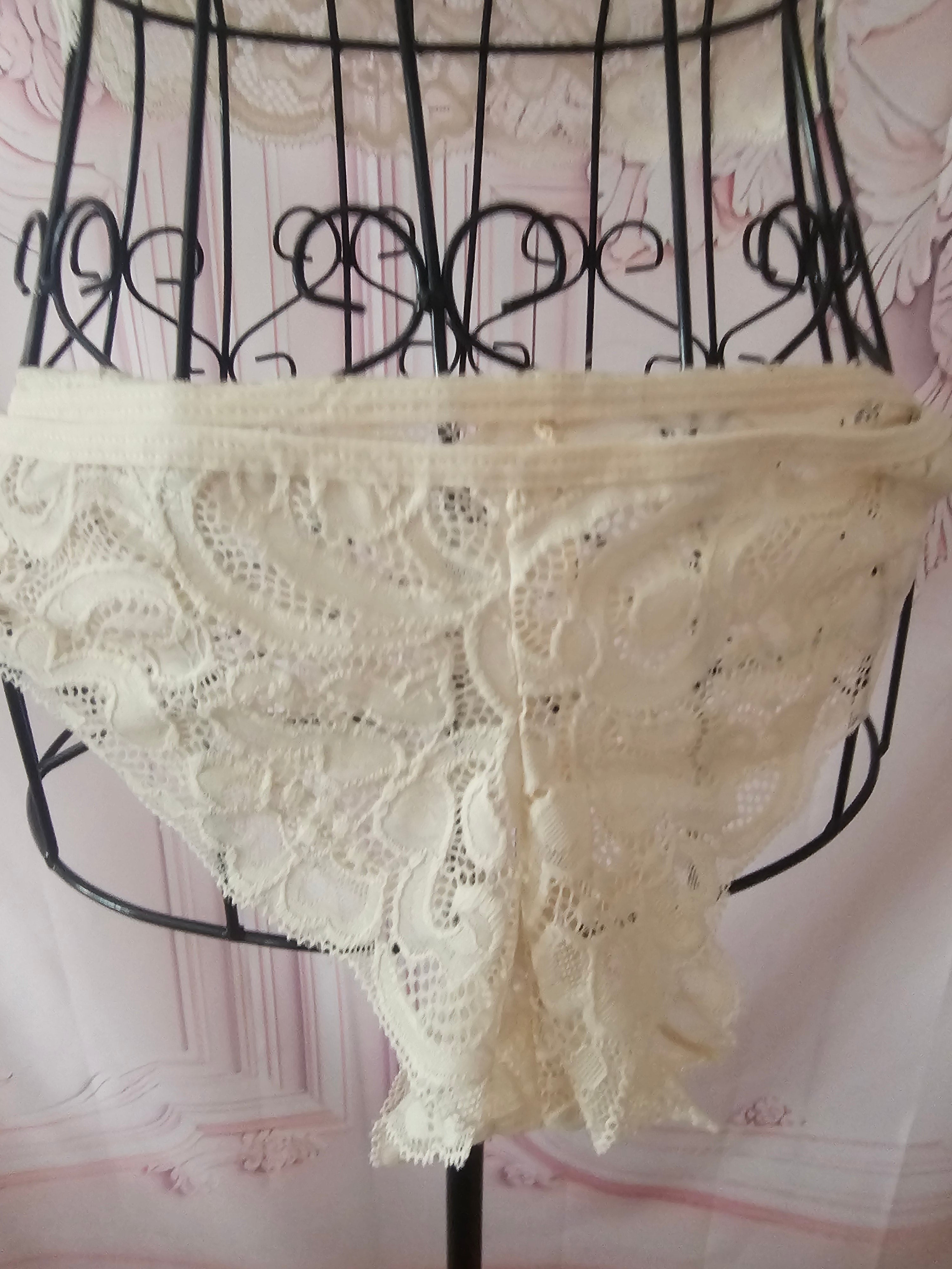 Ladies Ivory Lacy Underwear Set