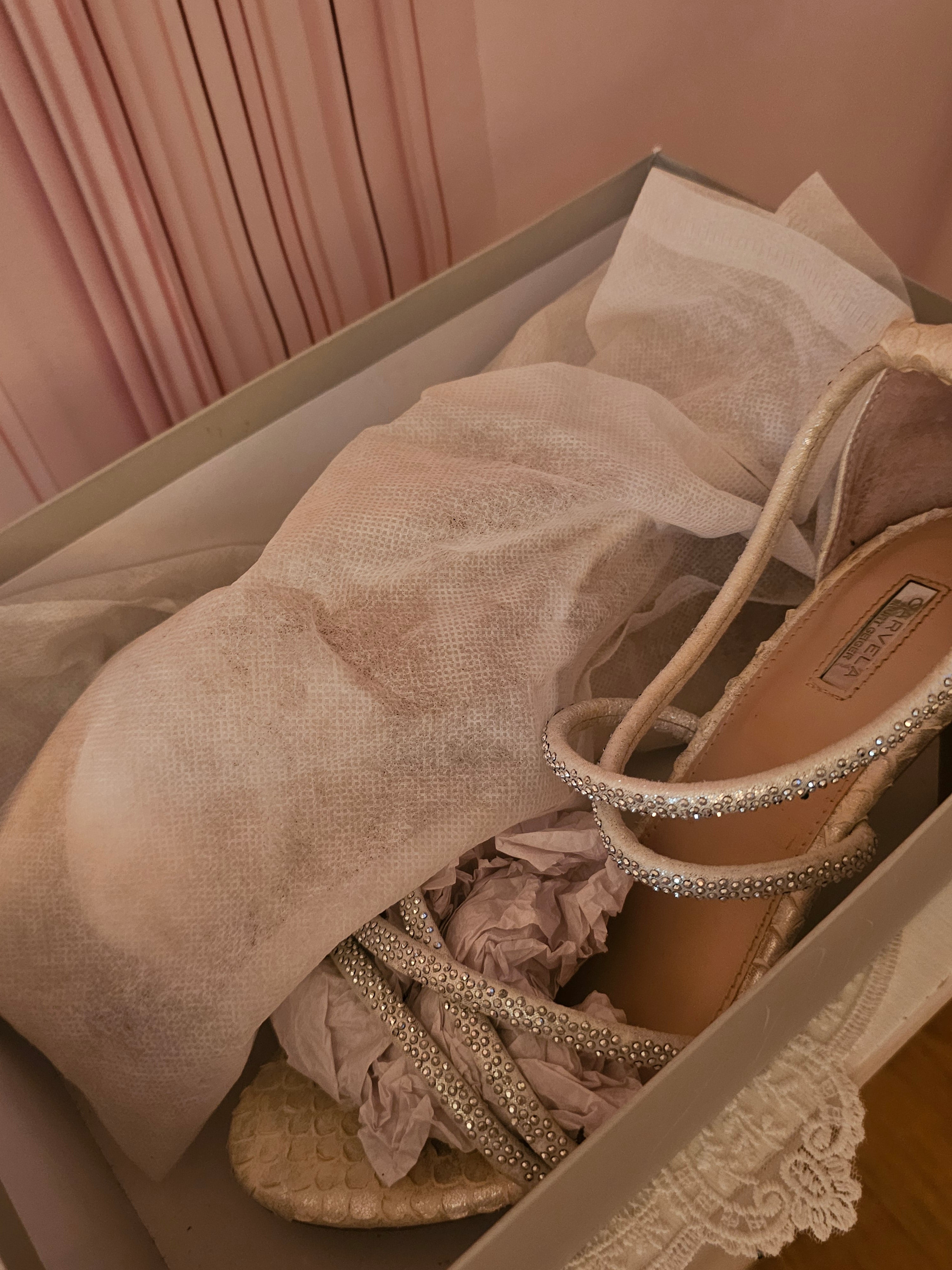 Ladies carvela by Kurt greiger silver & white strappy sandals